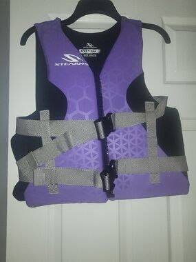 Stearns Adult Life Jacket in Purple with Gray Interior